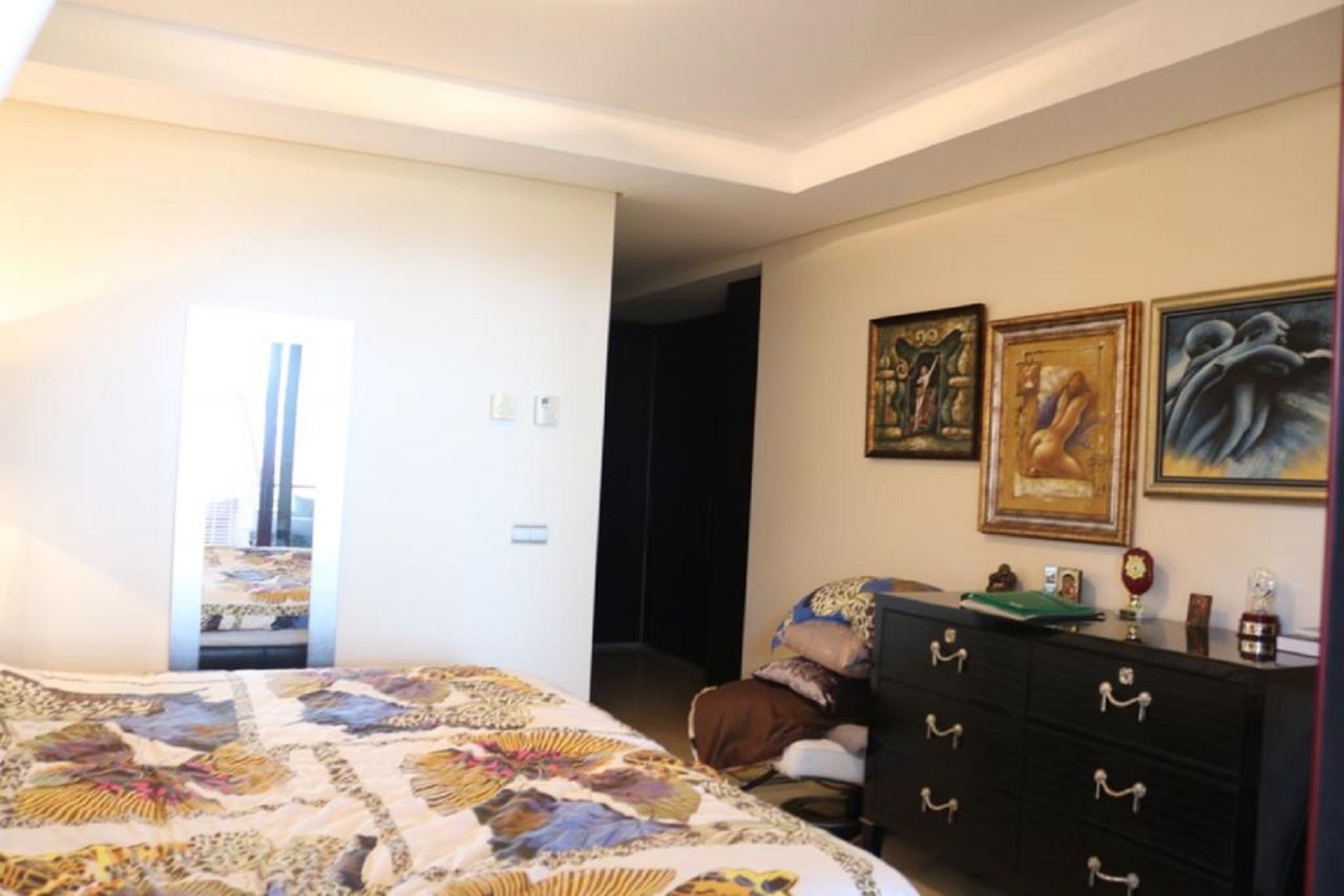 1st line Beach Luxury apartment with frontal sea views