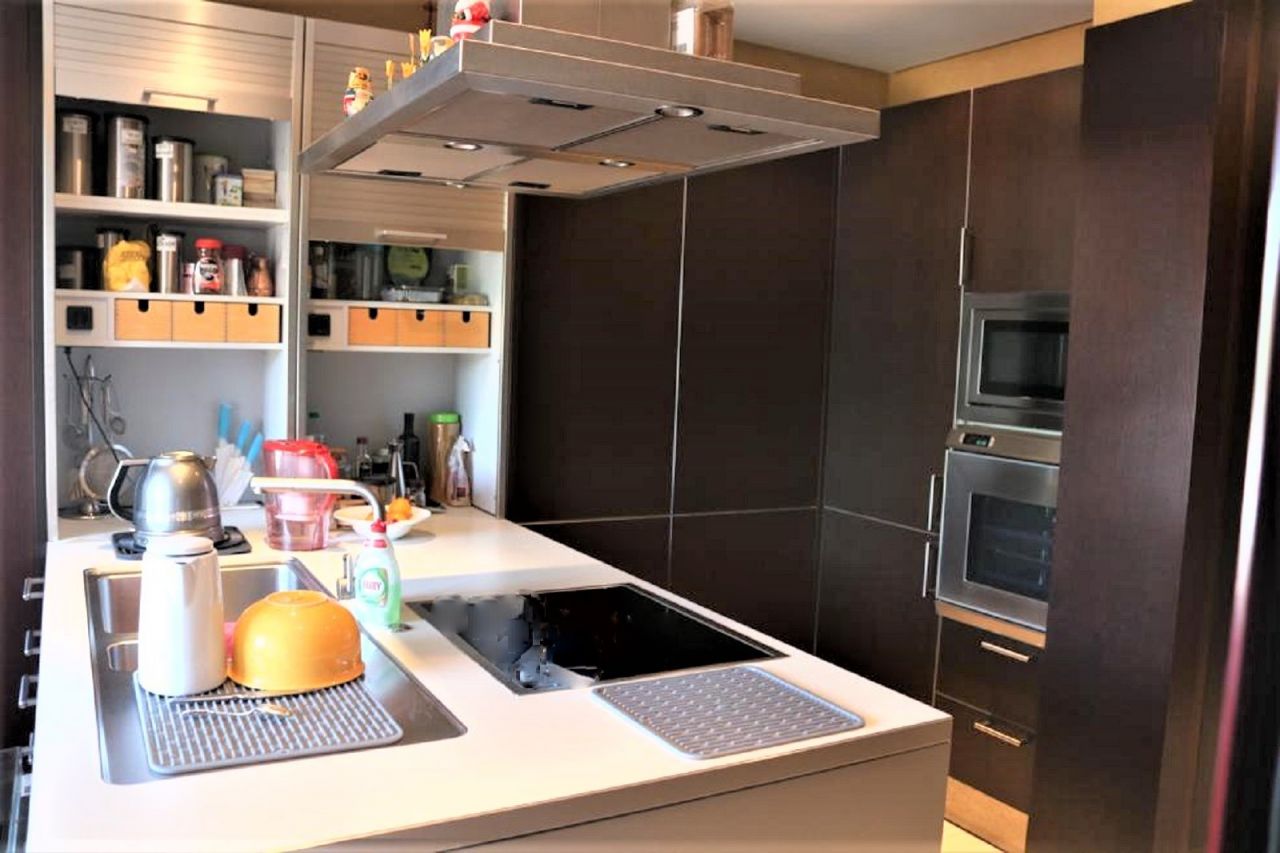 1st line Beach Luxury apartment with frontal sea views