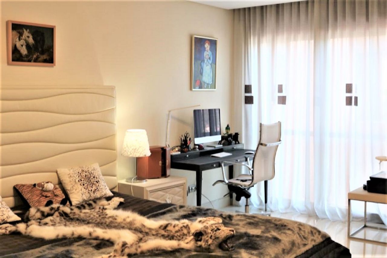 1st line Beach Luxury apartment with frontal sea views