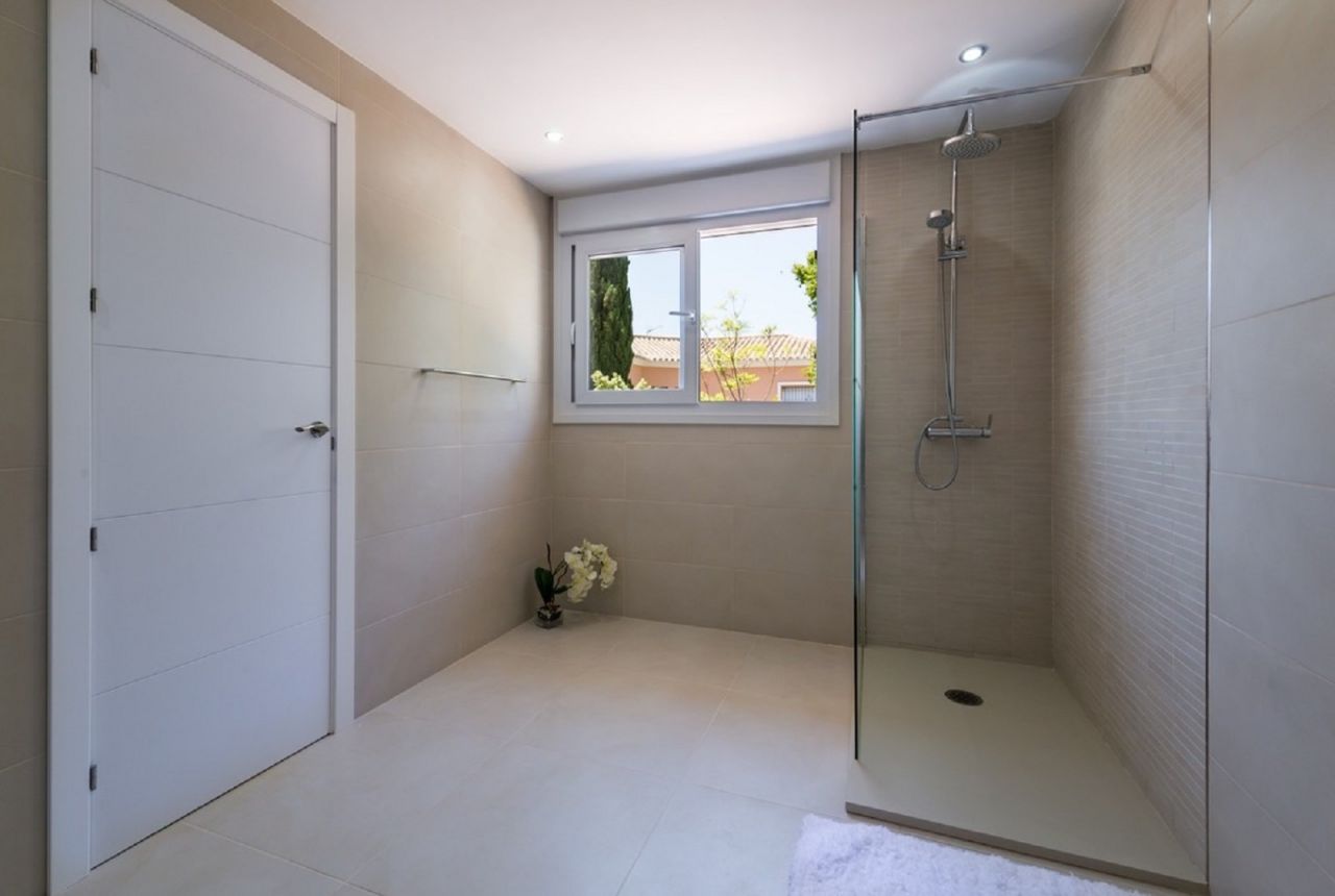 Charming Villa in Atalaya Rio Verde