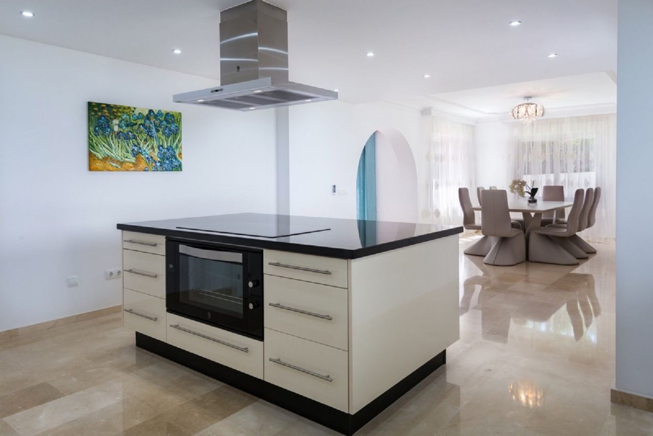 Charming Villa in Atalaya Rio Verde