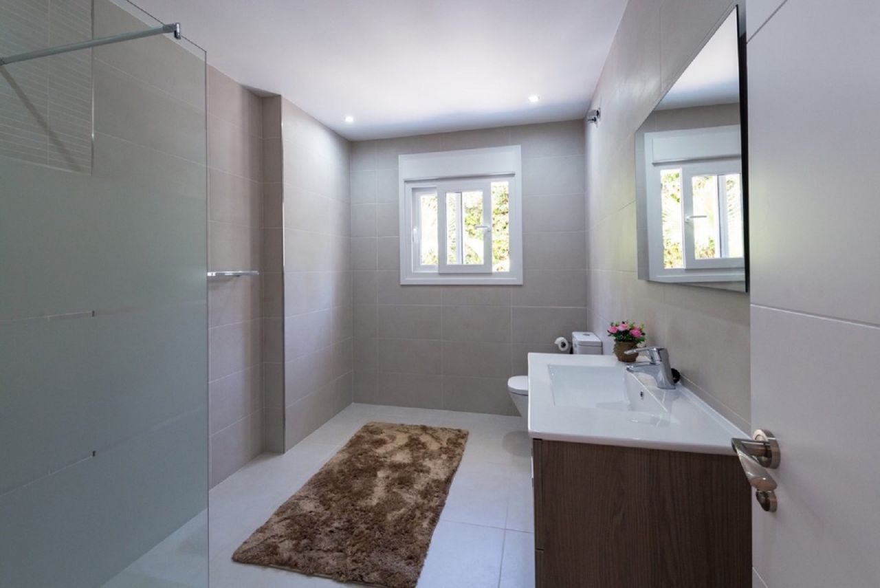 Charming Villa in Atalaya Rio Verde