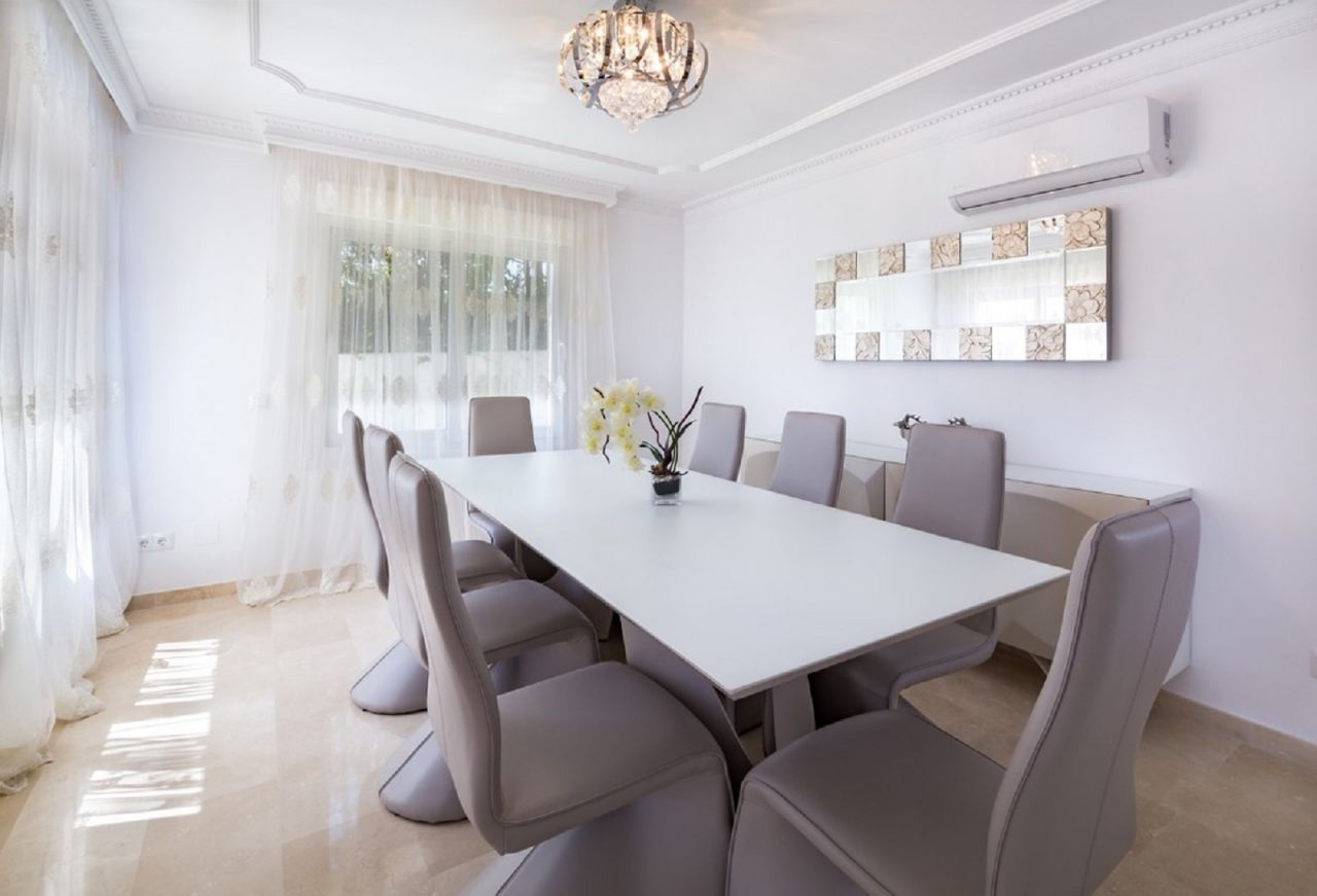 Charming Villa in Atalaya Rio Verde