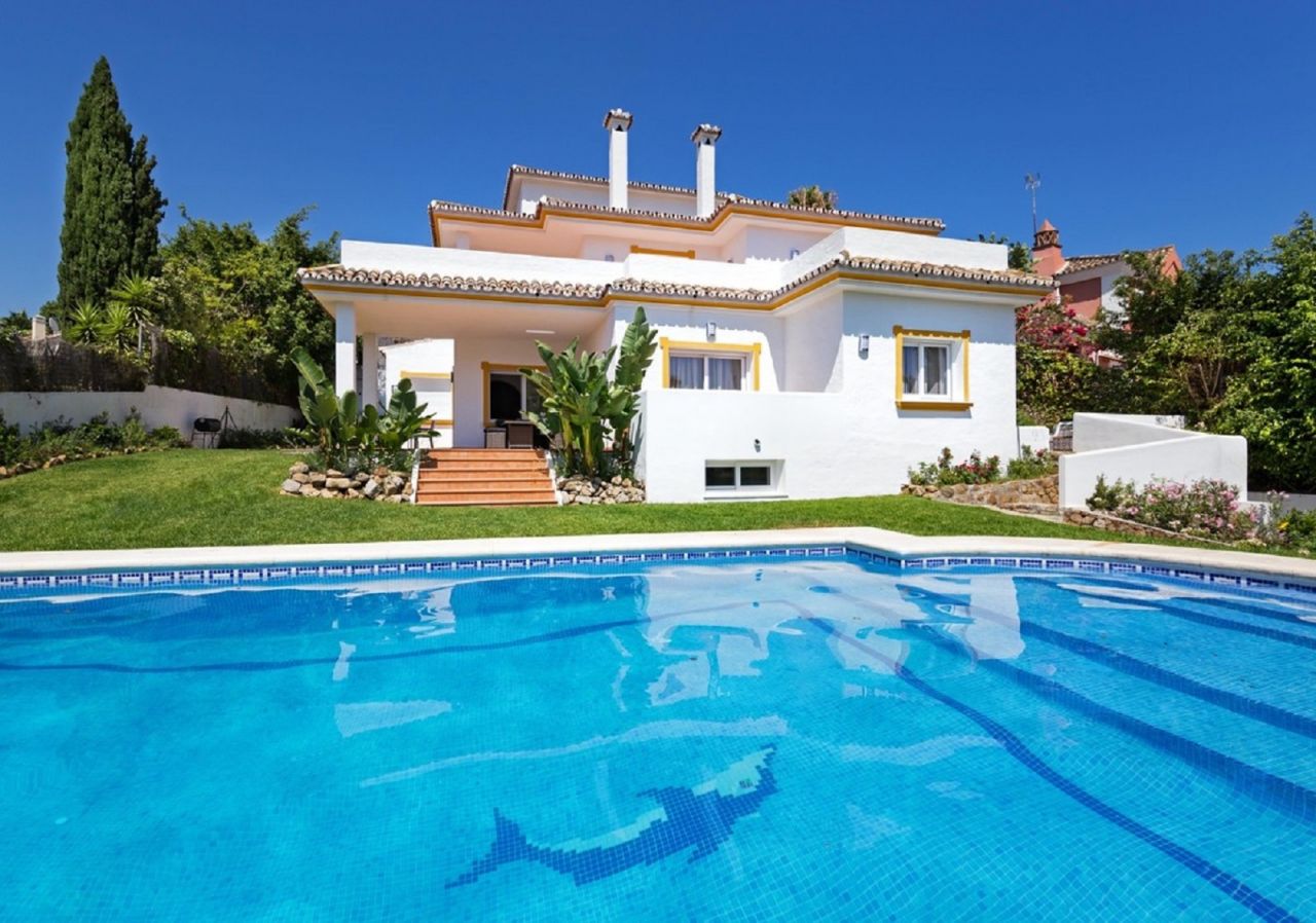 Charming Villa in Atalaya Rio Verde