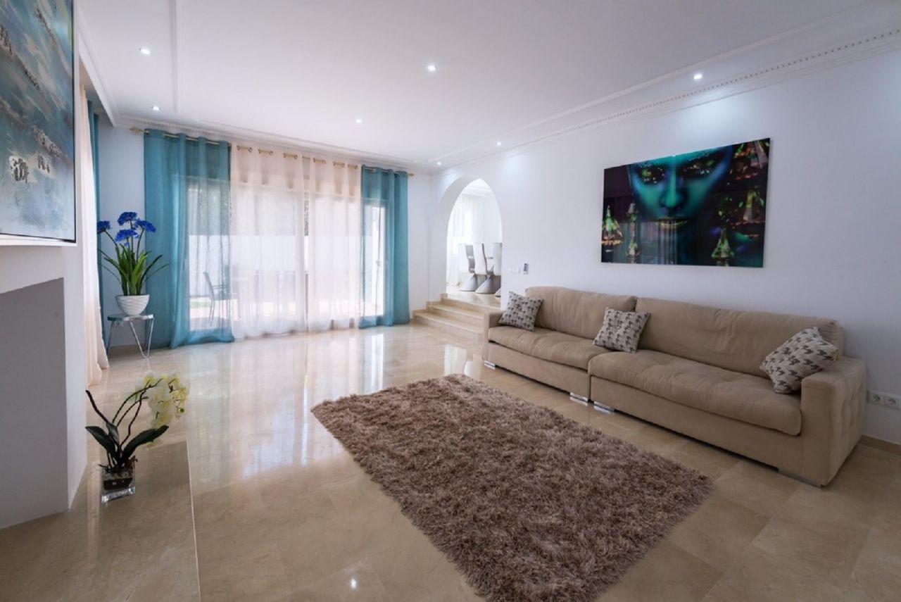 Charming Villa in Atalaya Rio Verde