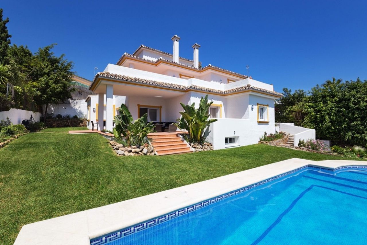 Charming Villa in Atalaya Rio Verde
