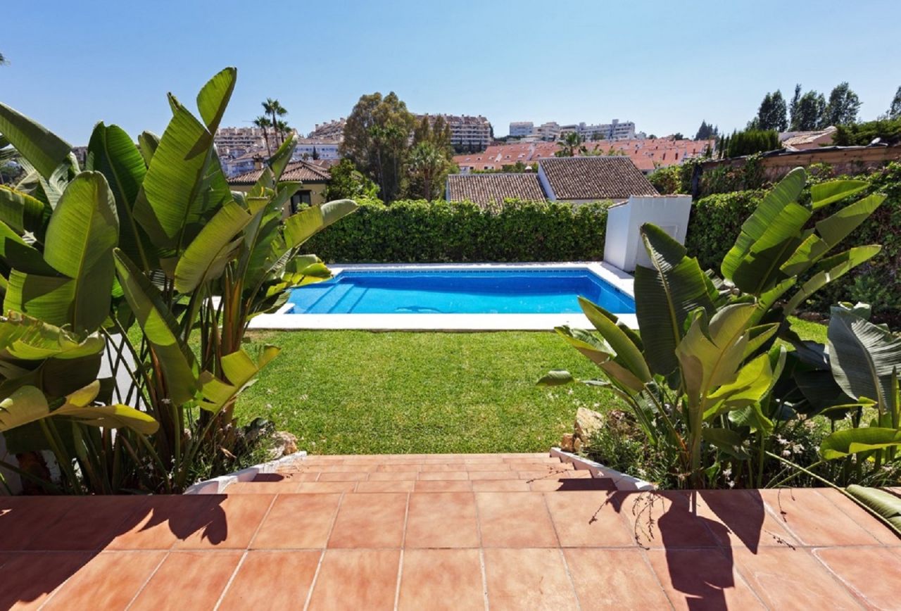 Charming Villa in Atalaya Rio Verde