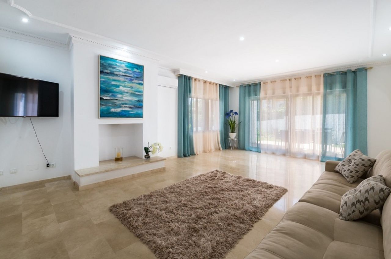 Charming Villa in Atalaya Rio Verde