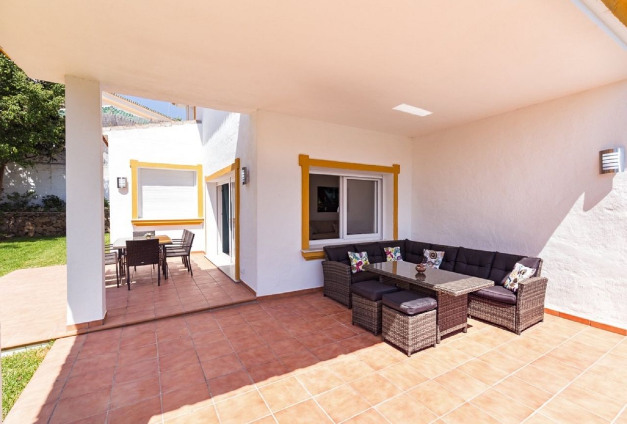 Charming Villa in Atalaya Rio Verde