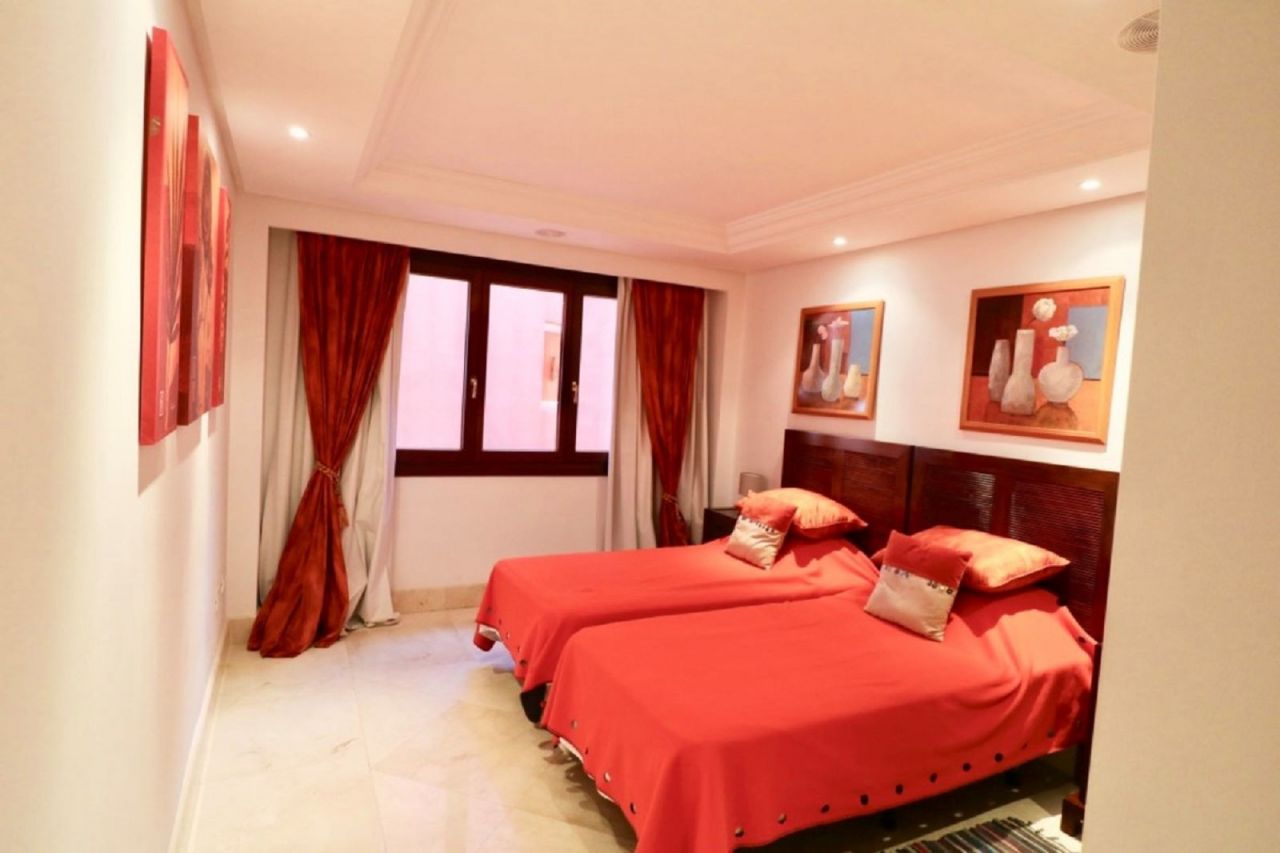 Fabulous Frontline Beach Apartment in Mar Azul 