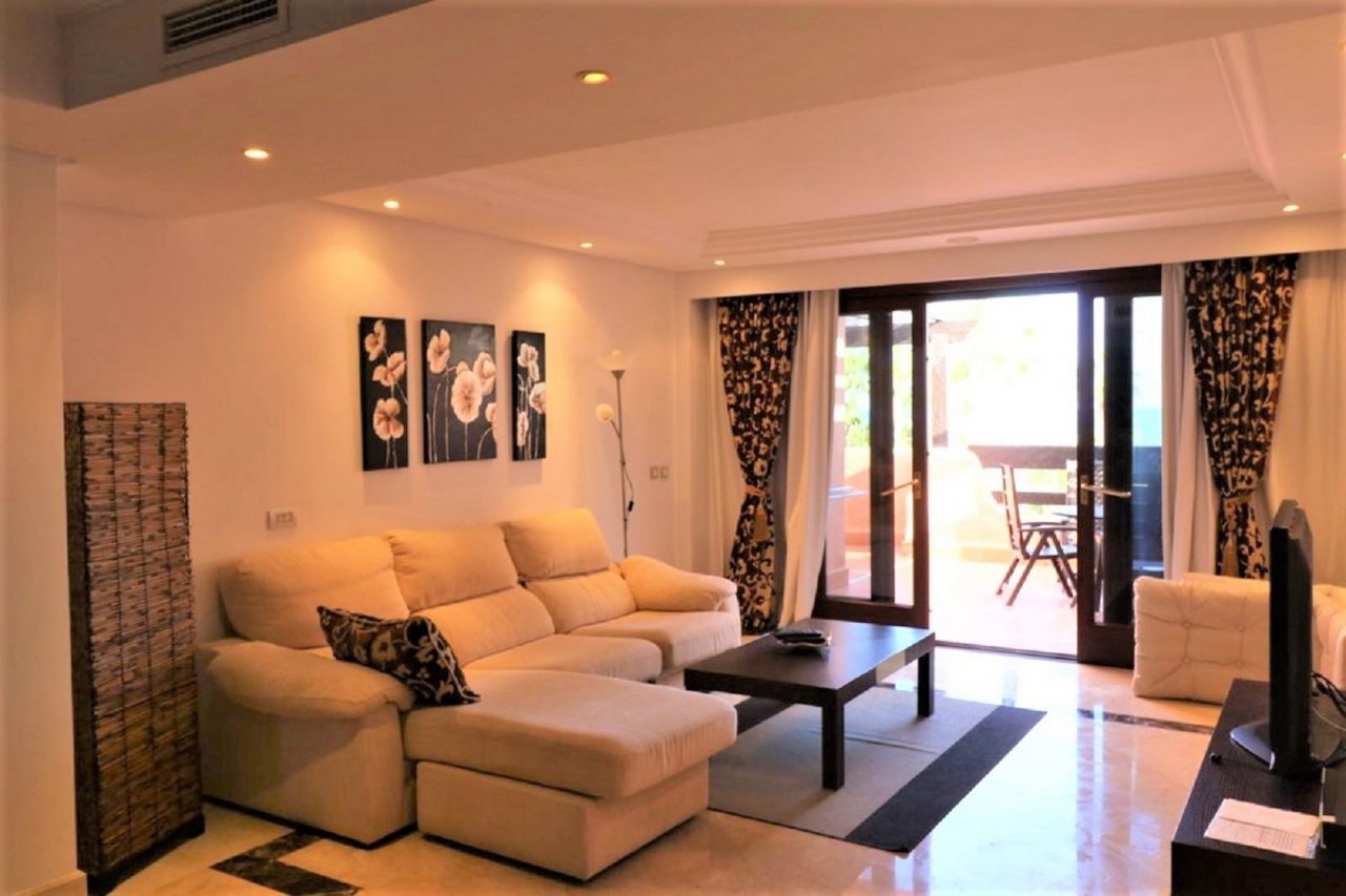 Fabulous Frontline Beach Apartment in Mar Azul 