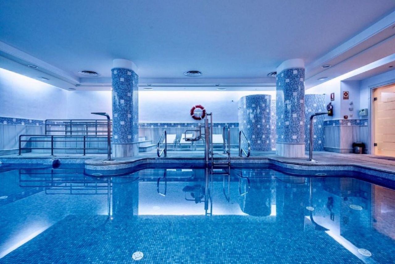 Fabulous Frontline Beach Apartment in Mar Azul 