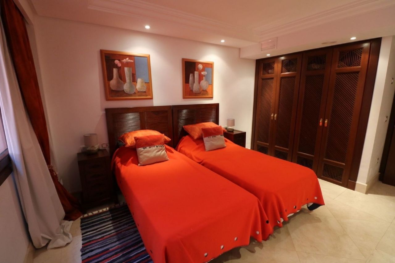 Fabulous Frontline Beach Apartment in Mar Azul 