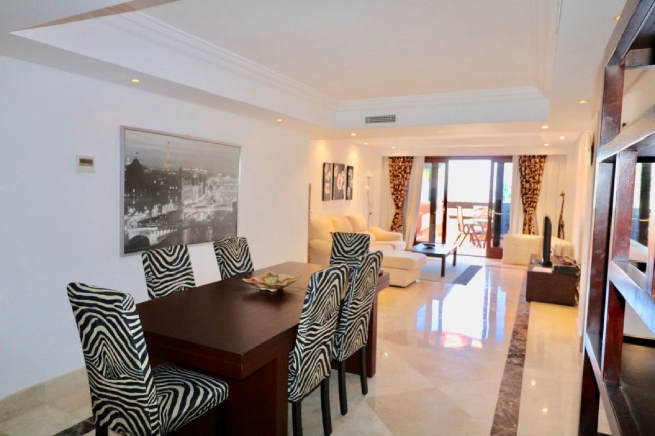 Fabulous Frontline Beach Apartment in Mar Azul 