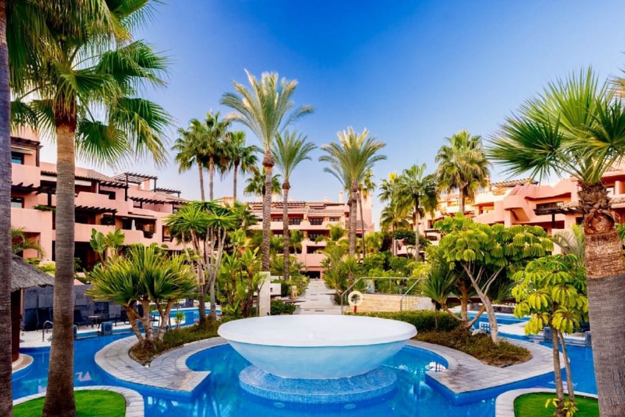 Splendid Frontline Beach apartment in Mar Azul