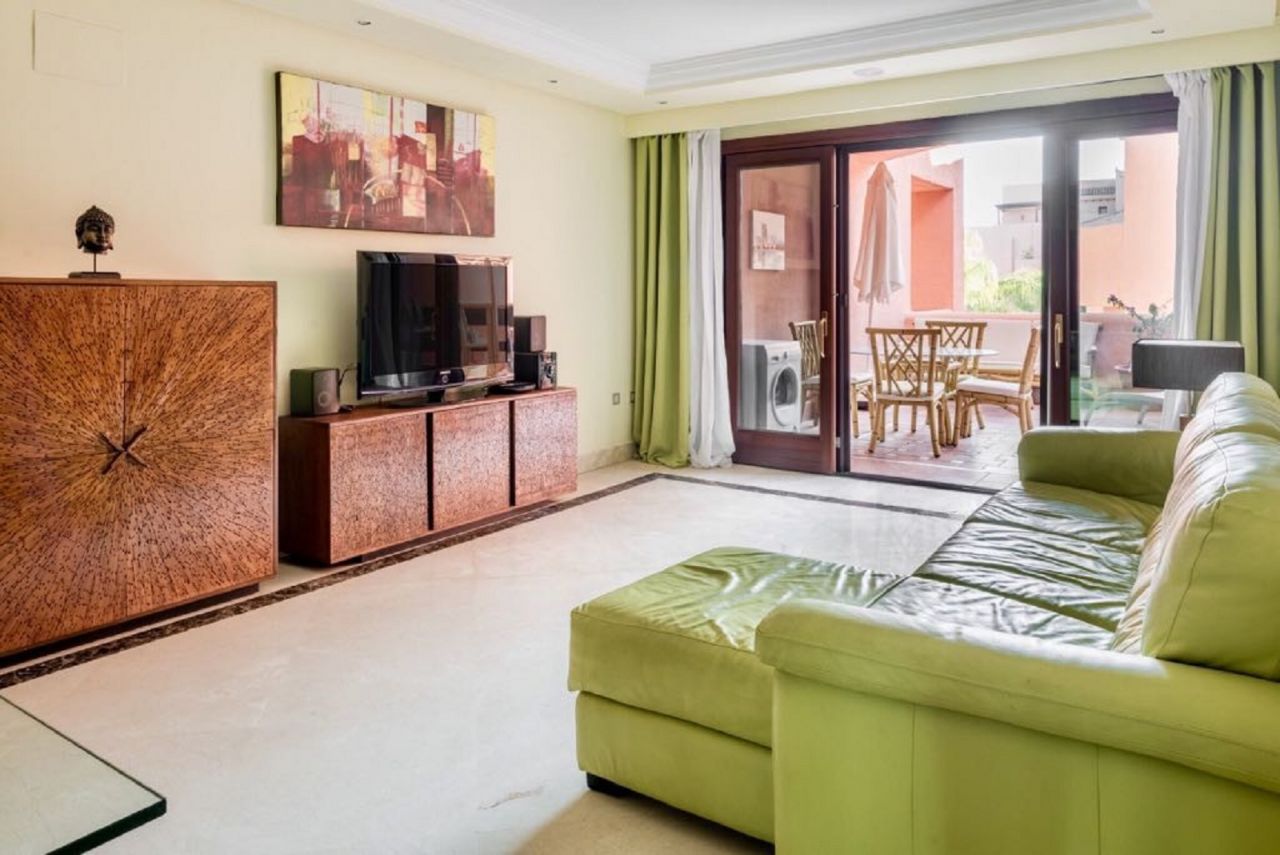 Splendid Frontline Beach apartment in Mar Azul