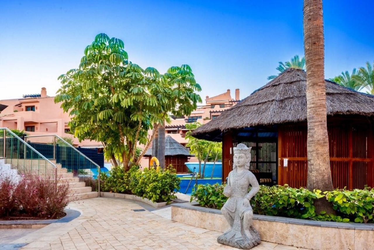 Splendid Frontline Beach apartment in Mar Azul