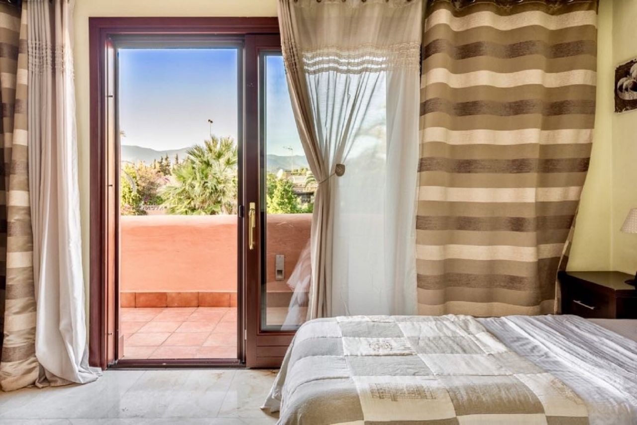 Splendid Frontline Beach apartment in Mar Azul