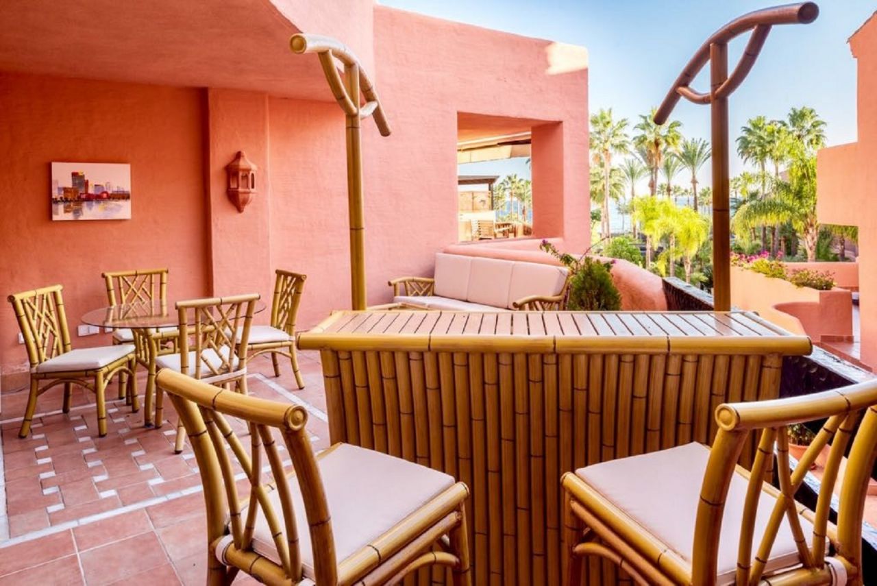 Splendid Frontline Beach apartment in Mar Azul