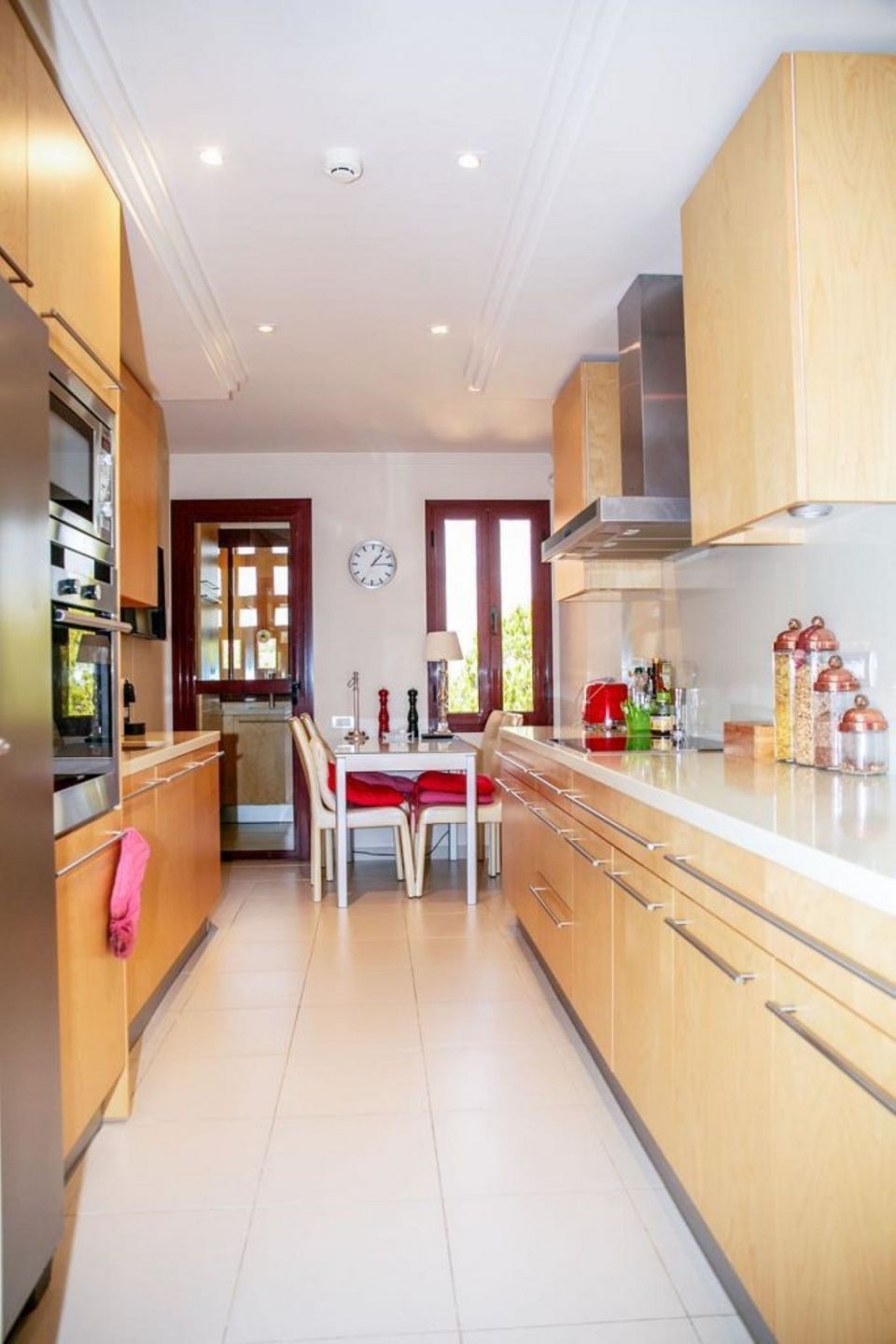 Amazing Beachside Apartment in Granados Playa