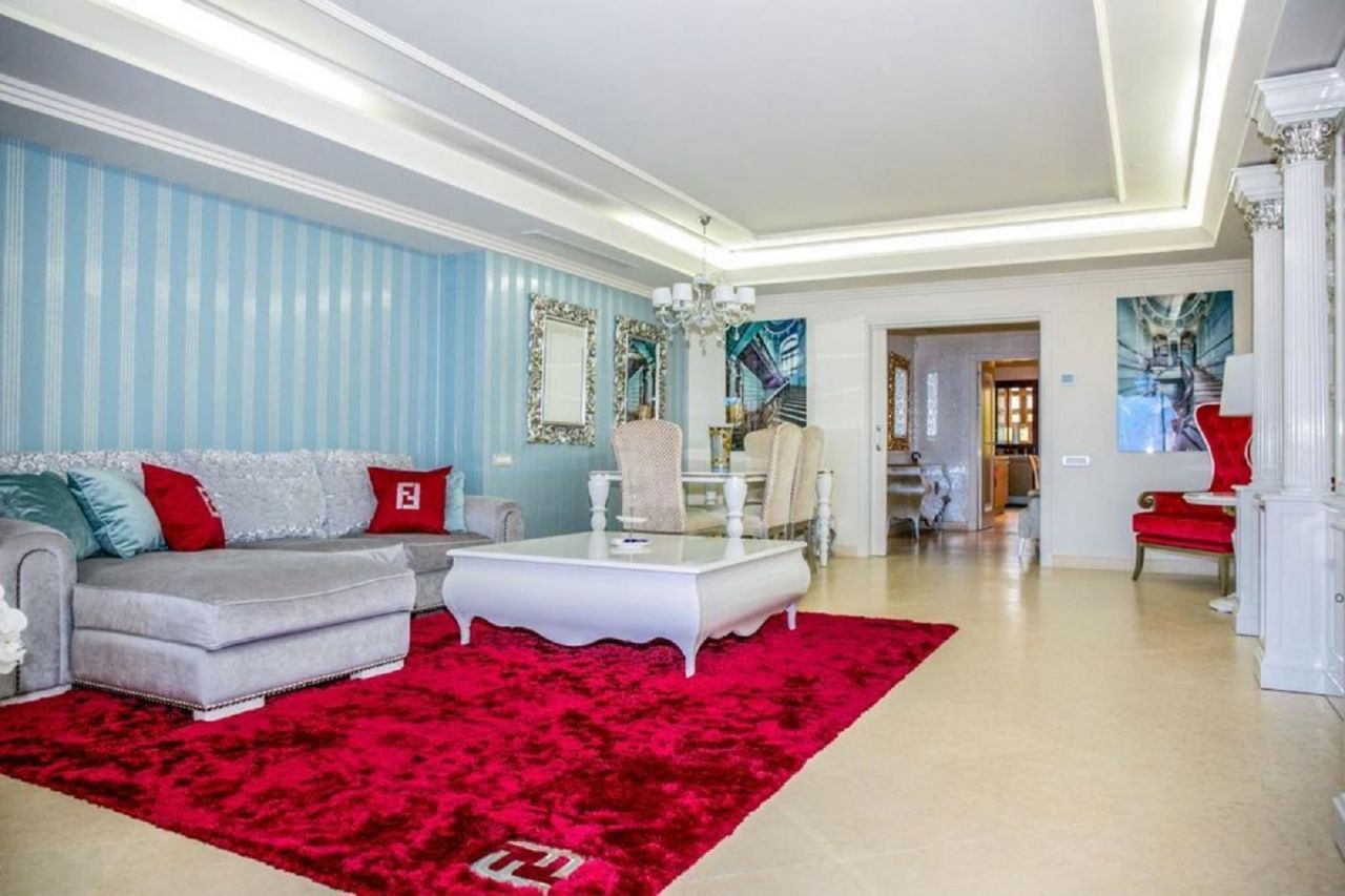 Amazing Beachside Apartment in Granados Playa