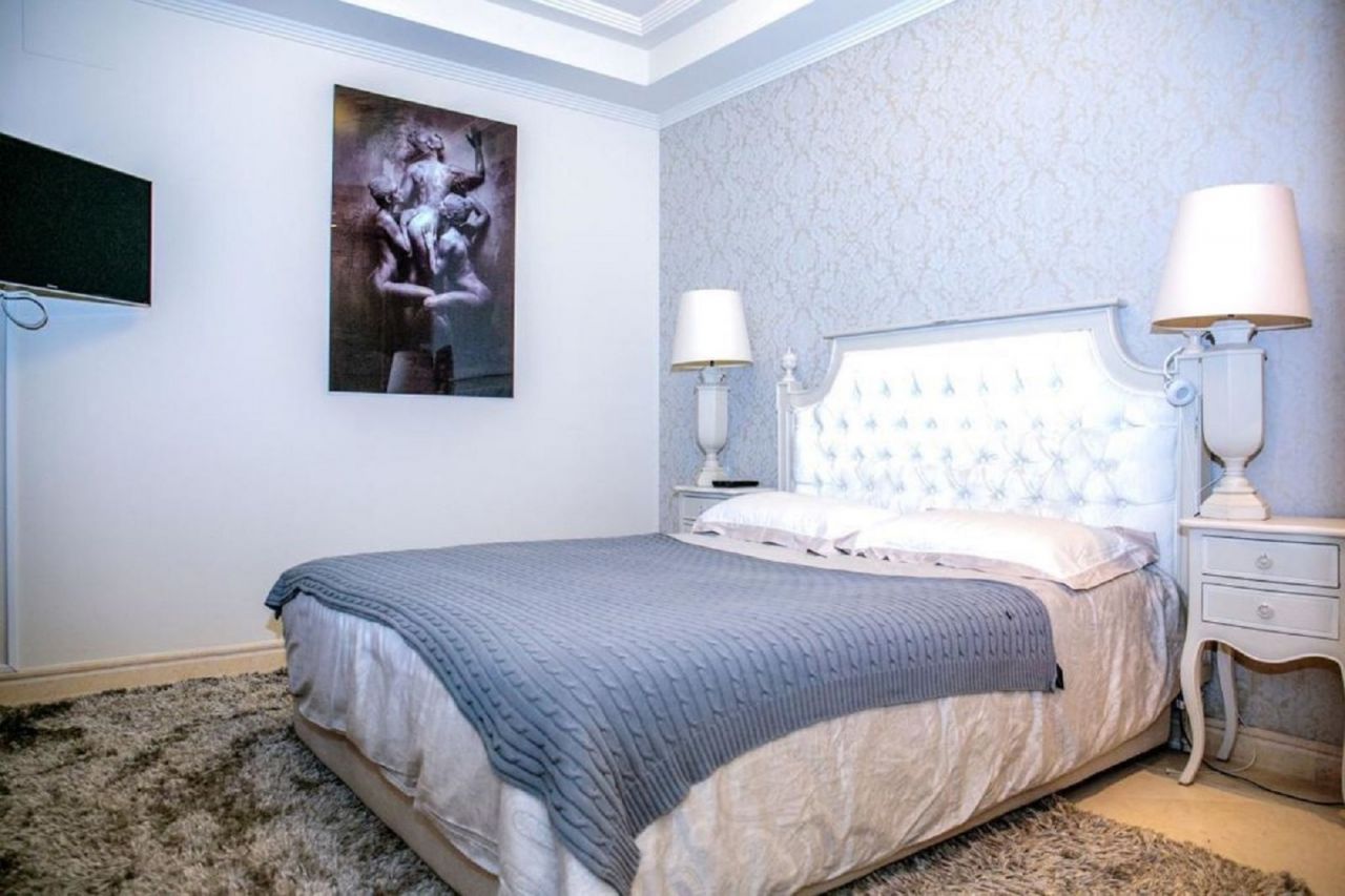 Amazing Beachside Apartment in Granados Playa