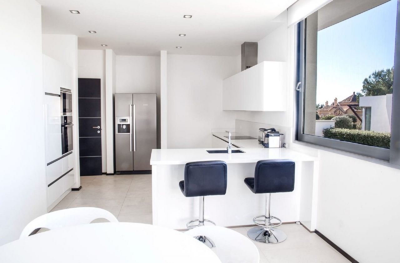 Modernstyle villa with panoramic sea views in Sierra Blanca