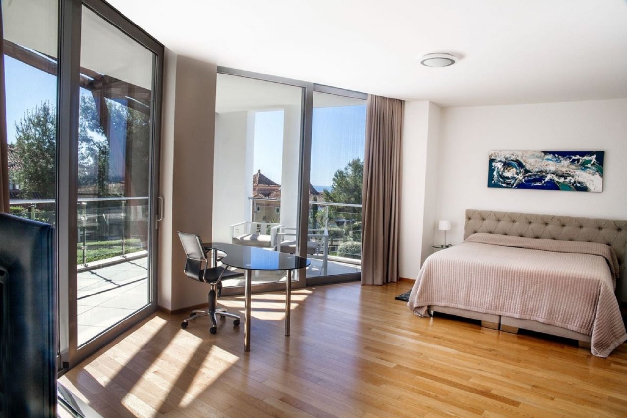 Modernstyle villa with panoramic sea views in Sierra Blanca