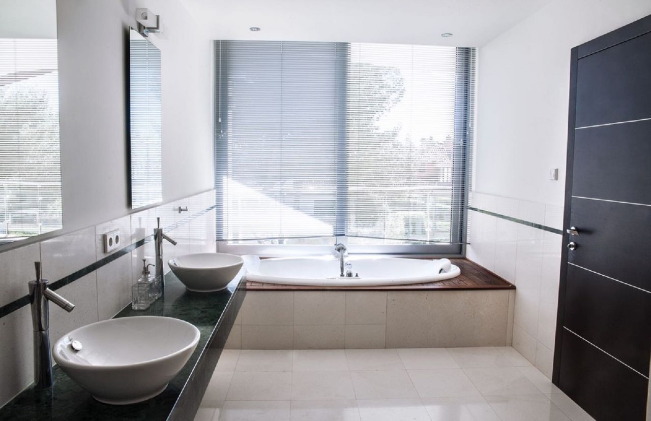 Modernstyle villa with panoramic sea views in Sierra Blanca