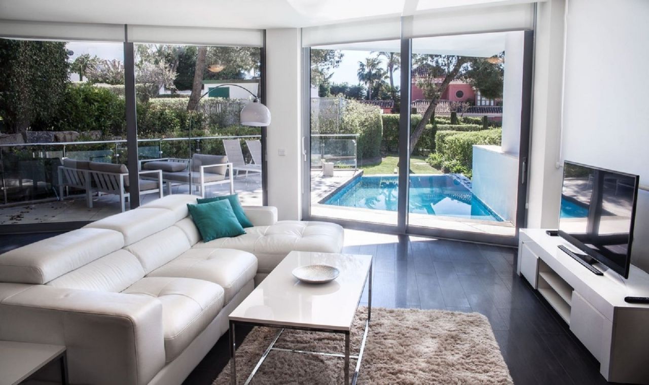 Modernstyle villa with panoramic sea views in Sierra Blanca