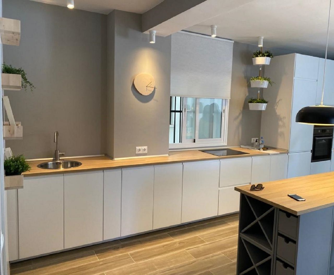 Fully renovated apartment close to the beach in Marbella city center