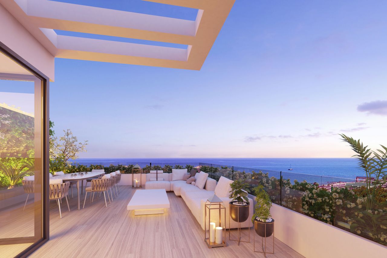 Elegant Townhouses walking distance from the beach