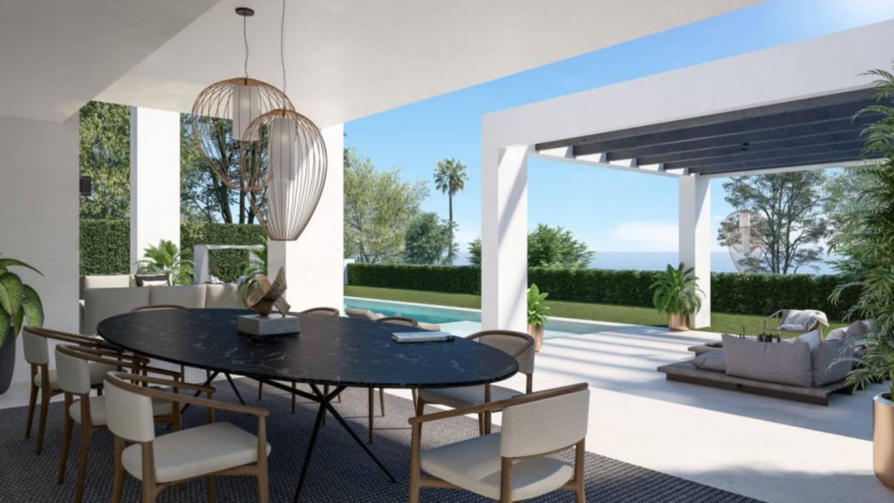 Exclusive Luxury Villas at 50m from the beach and close to Puerto Banus