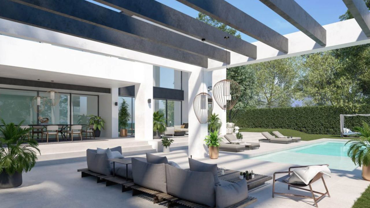 Exclusive Luxury Villas at 50m from the beach and close to Puerto Banus