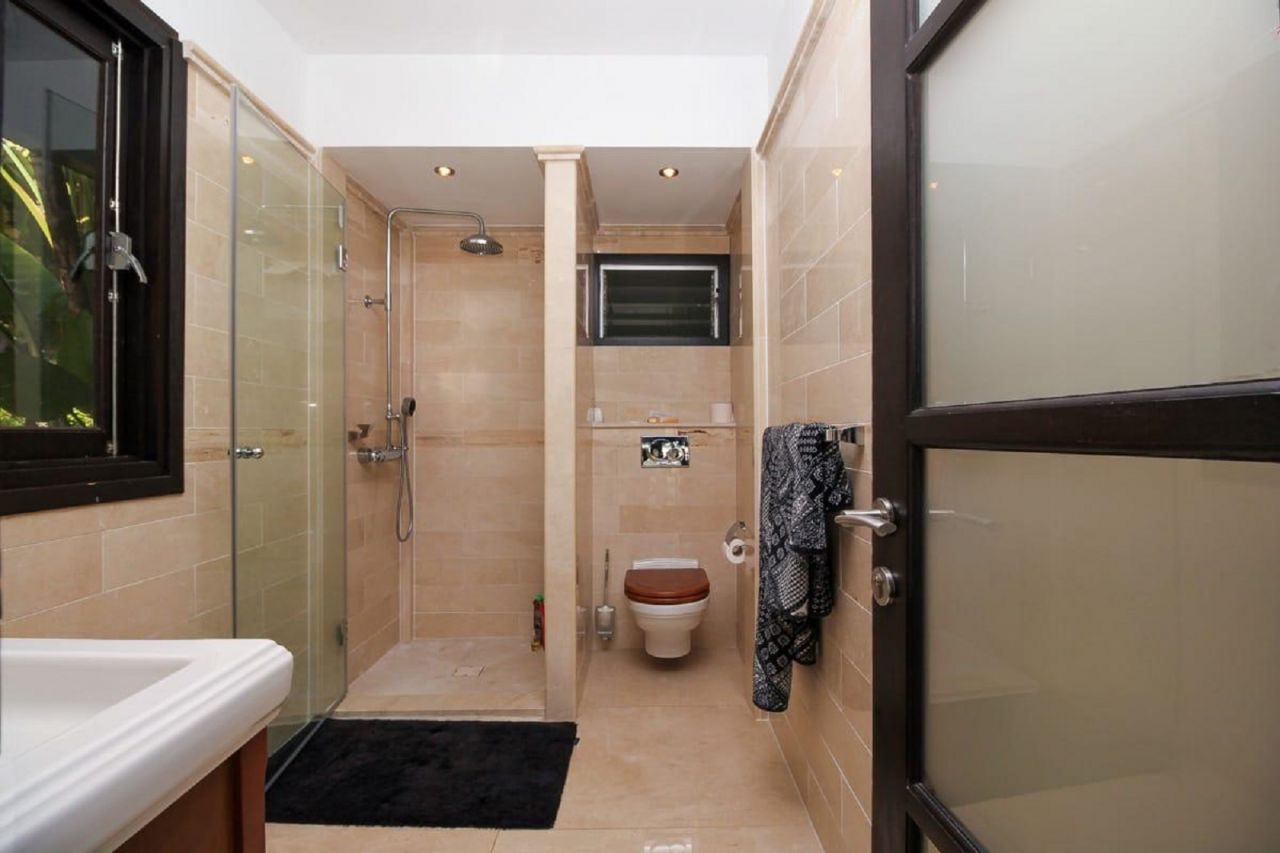 Fabulous Frontline Beach Duplex with sea views in Puerto Banus