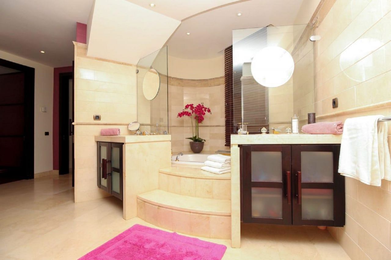 Fabulous Frontline Beach Duplex with sea views in Puerto Banus