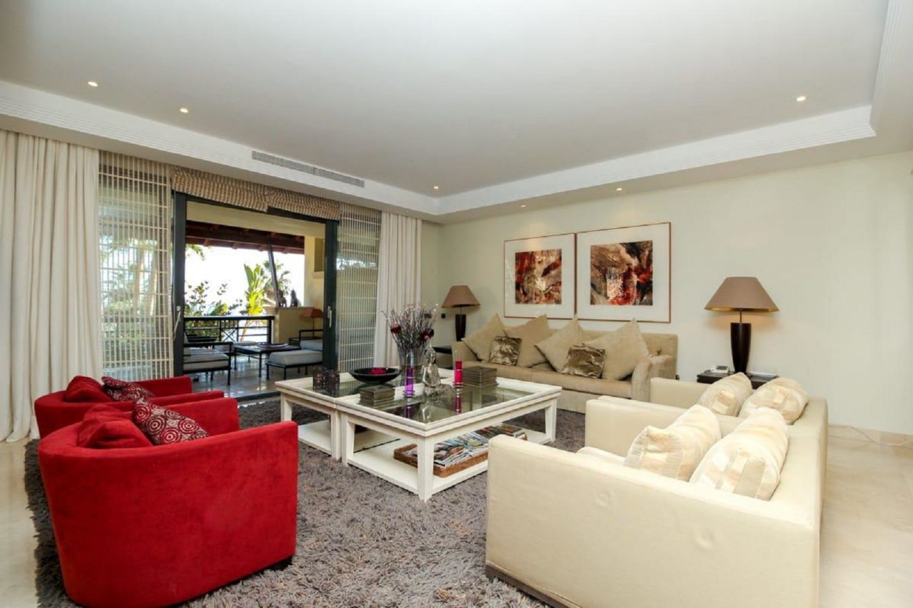 Fabulous Frontline Beach Duplex with sea views in Puerto Banus