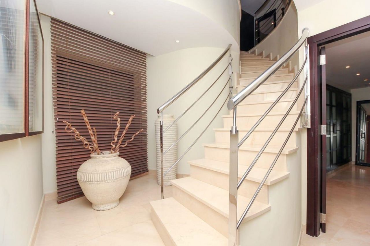 Fabulous Frontline Beach Duplex with sea views in Puerto Banus