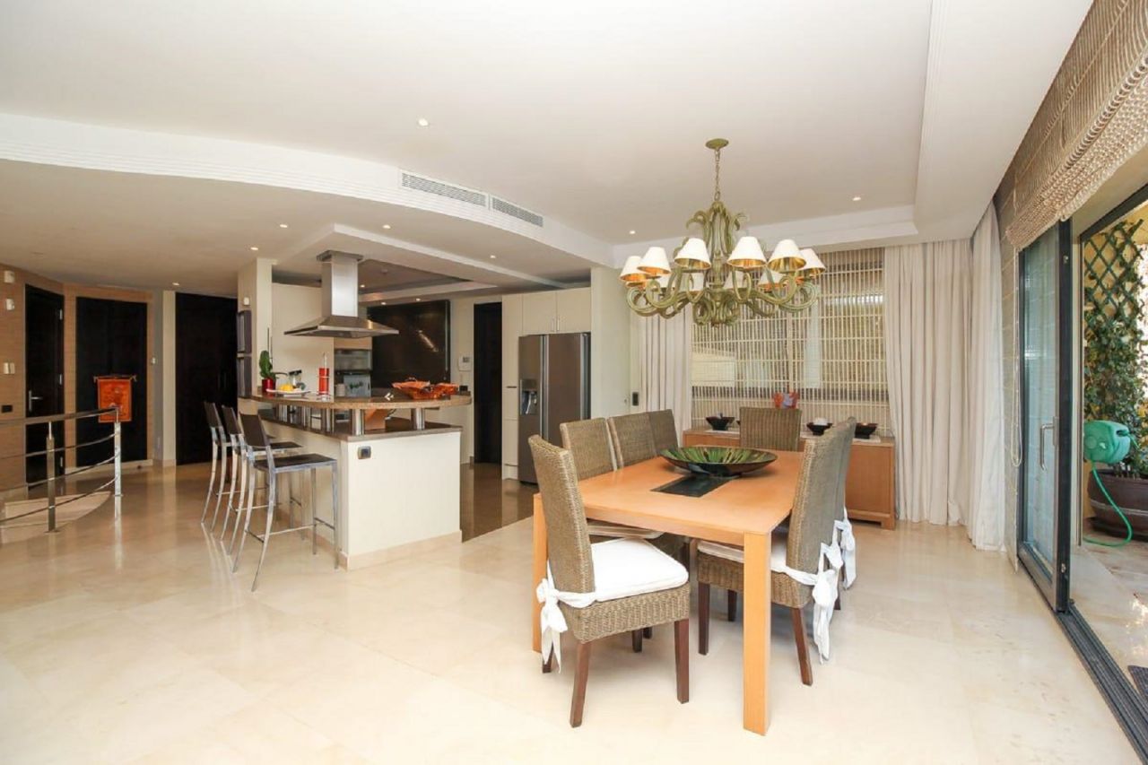 Fabulous Frontline Beach Duplex with sea views in Puerto Banus
