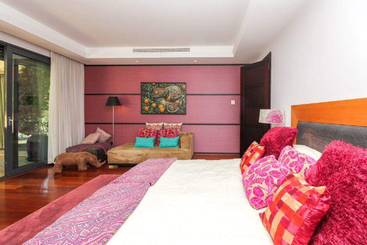 Fabulous Frontline Beach Duplex with sea views in Puerto Banus