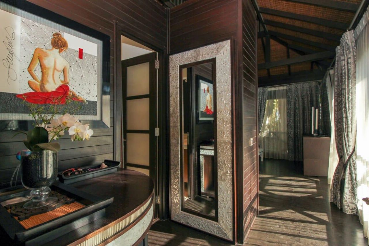 Fabulous Frontline Beach Duplex with sea views in Puerto Banus