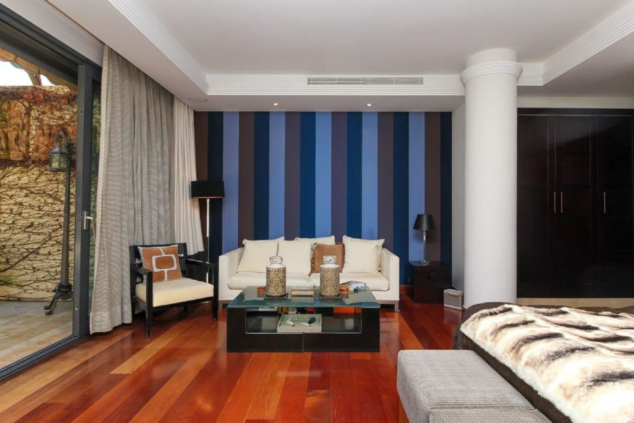 Fabulous Frontline Beach Duplex with sea views in Puerto Banus