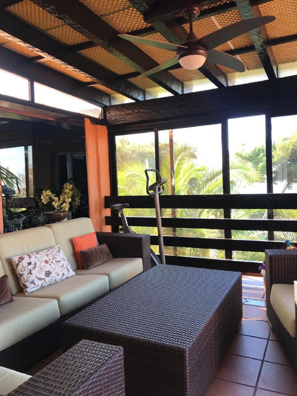 STUNNING LUXURY PENTHOUSE WITH SEA VIEWS