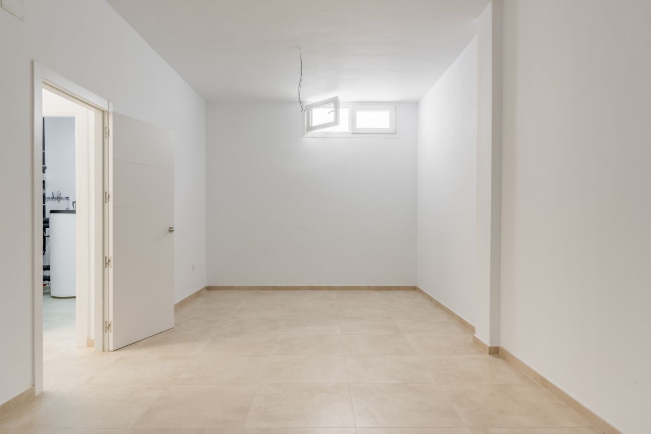 NEW BUILT TOWNHOUSE IN EL ROMERAL