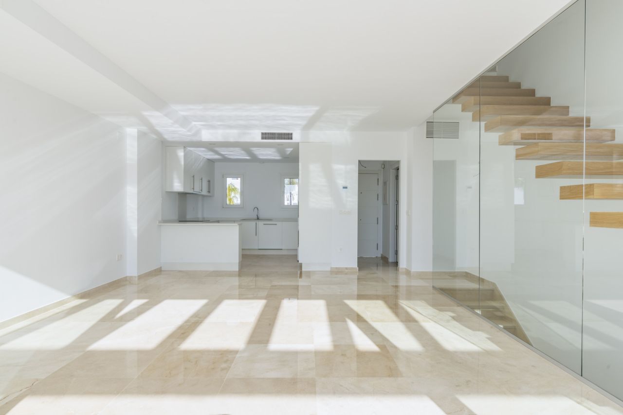 NEW BUILT TOWNHOUSE IN EL ROMERAL