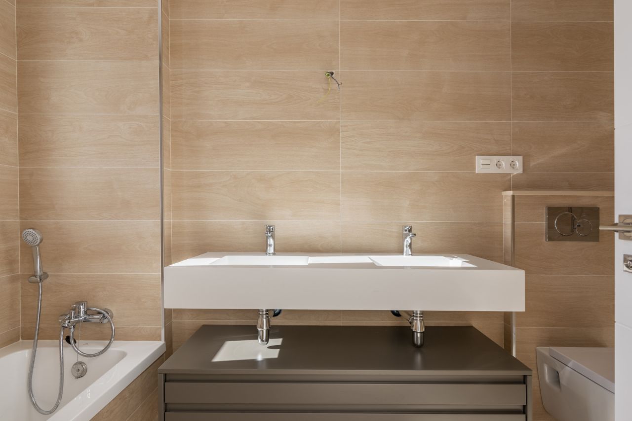 NEW BUILT TOWNHOUSE IN EL ROMERAL