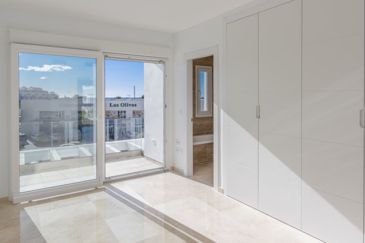 NEW BUILT TOWNHOUSE IN EL ROMERAL