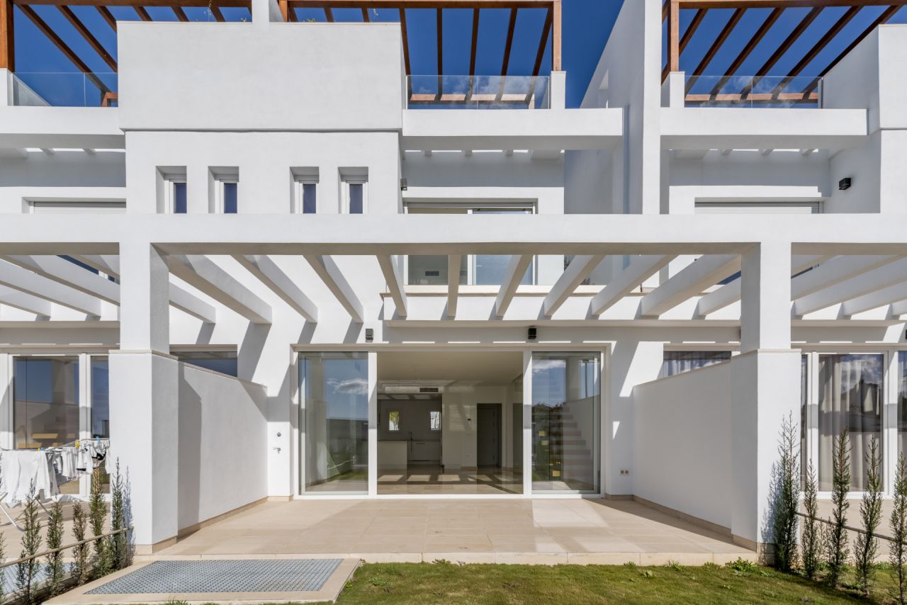 NEW BUILT TOWNHOUSE IN EL ROMERAL