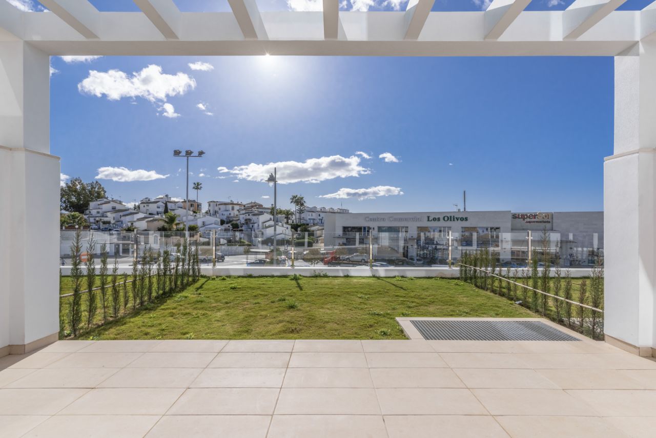 NEW BUILT TOWNHOUSE IN EL ROMERAL