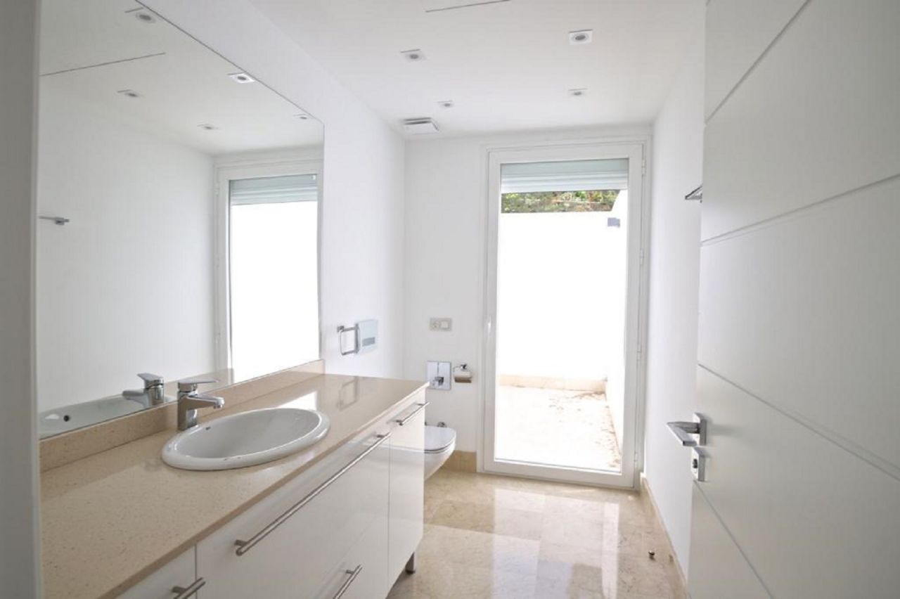 Luxury Villa close to the Golf Course